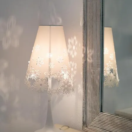 Dahlia And 4* Alikí