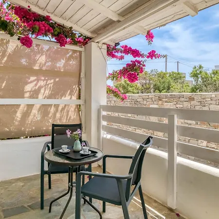 Dahlia And 4* Alikí