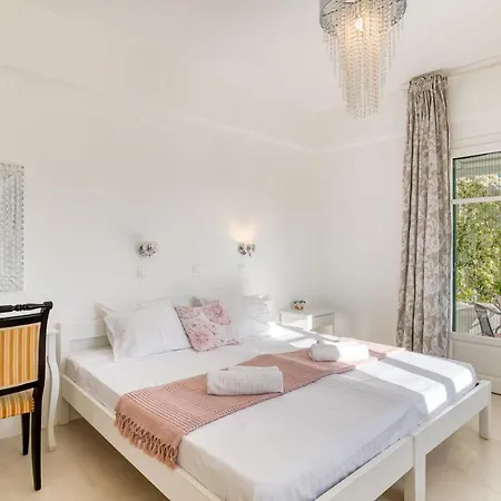 Bed & Breakfast Dahlia And 3*