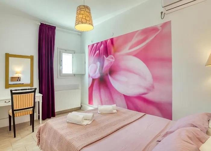 Dahlia And Bed & Breakfast 4*