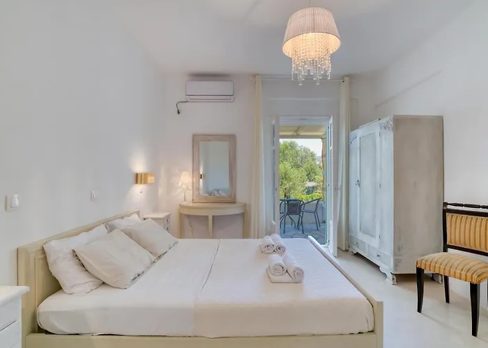 Dahlia And Bed & Breakfast Aliki (Paros)