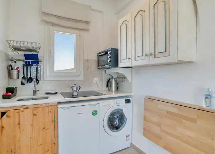 Dahlia And Bed & Breakfast