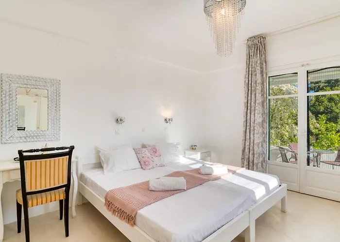 Bed & Breakfast Dahlia And 4*