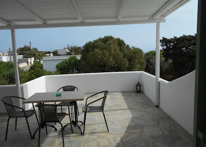 Dahlia And Aliki (Paros)