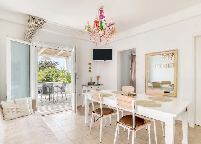 Dahlia And Bed & Breakfast Aliki (Paros)